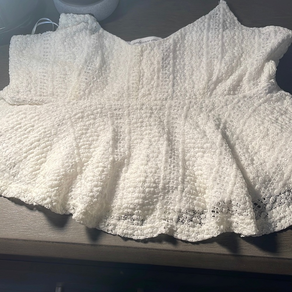 I am selling a brand new shirt that as not be worn yet